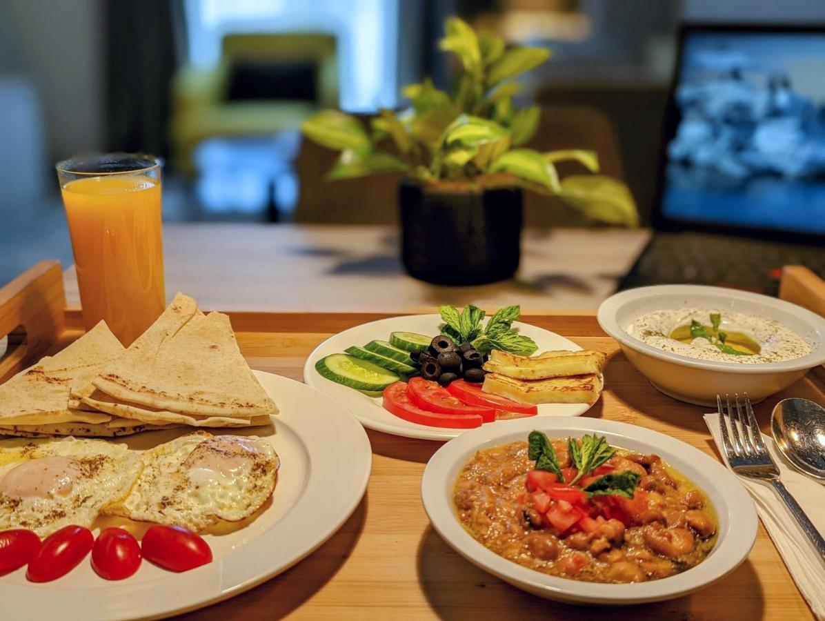 Апарт отель Citadines Абха Экстерьер фото Israeli breakfast