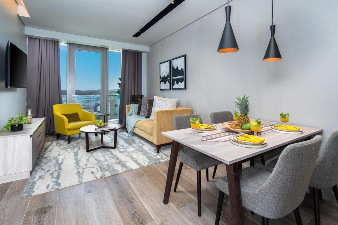 Апарт отель Citadines Абха Экстерьер фото A staged apartment at The Standard